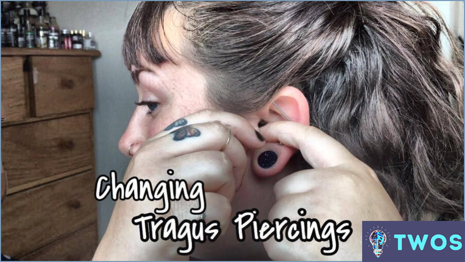 ¿Cómo limpiar la parte posterior de un piercing en el trago?