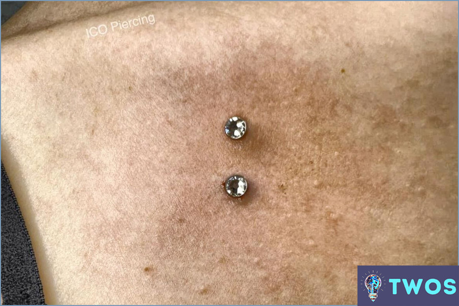 ¿Cómo limpiar un piercing dérmico si está infectado?