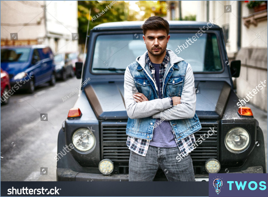 ¿Cómo posar delante de un coche?