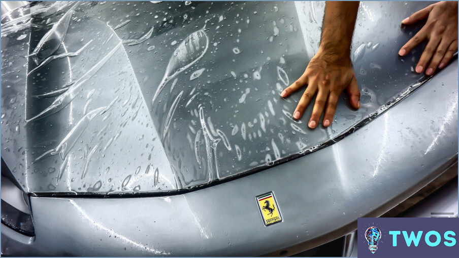 ¿Cómo proteger la pintura del coche de los desconchones?