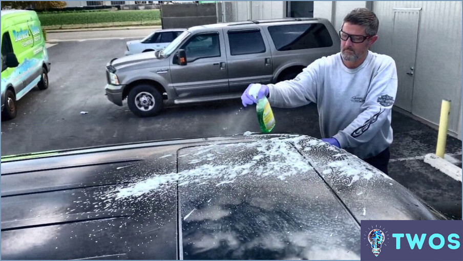 ¿Cómo quitar el polvo de cemento del coche?