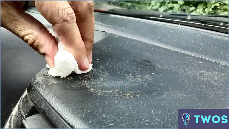 Cómo quitar Super pegamento del salpicadero del coche?