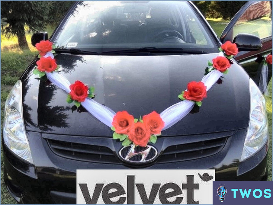 Cómo decorar el coche de la boda con flores?