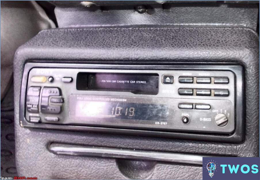 ¿Cómo obtener una cinta de cassette de una radio de coche?