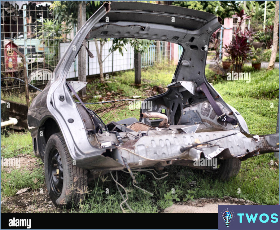 ¿Cómo cortar un coche por la mitad?