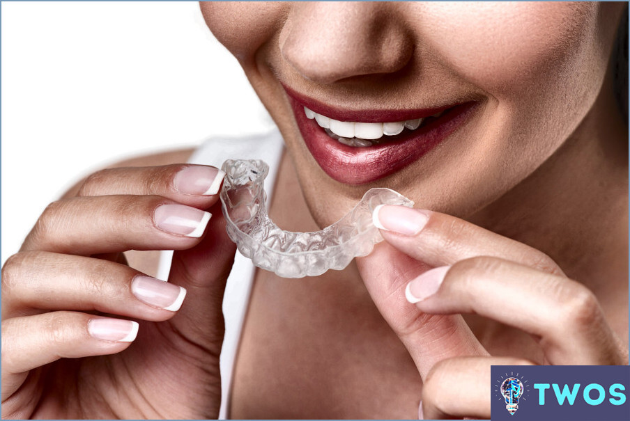 ¿Cómo limpiar las bandejas Invisalign?