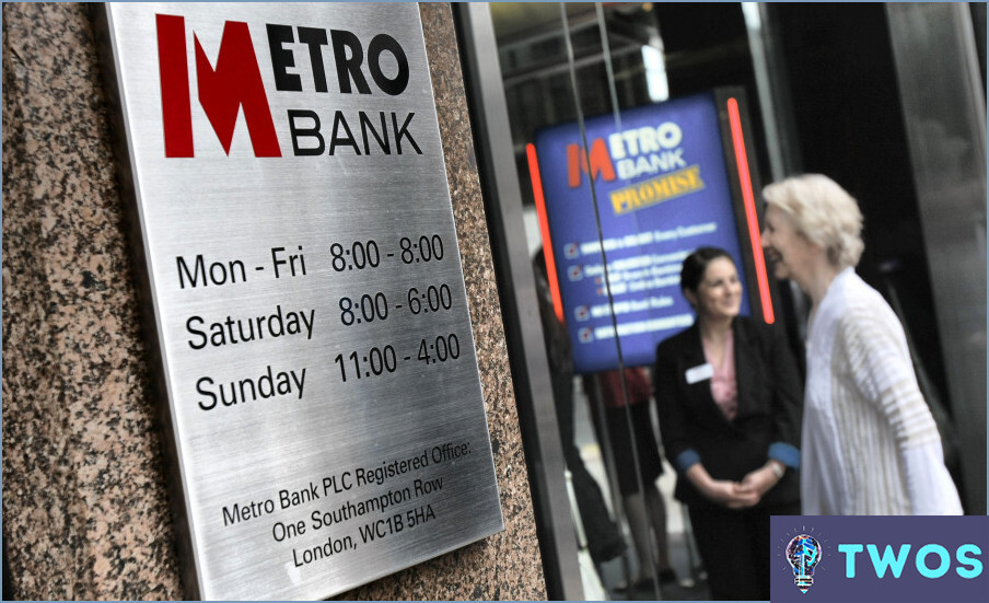 ¿Cómo puedo eliminar un beneficiario en la aplicación Metro Bank?