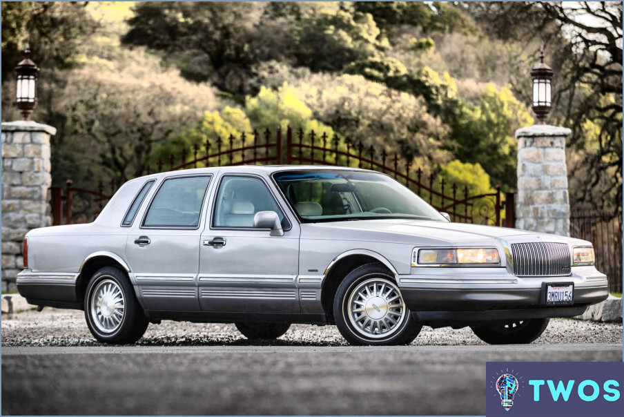 Cómo apagar la luz de suspensión neumática en Lincoln Town Car?